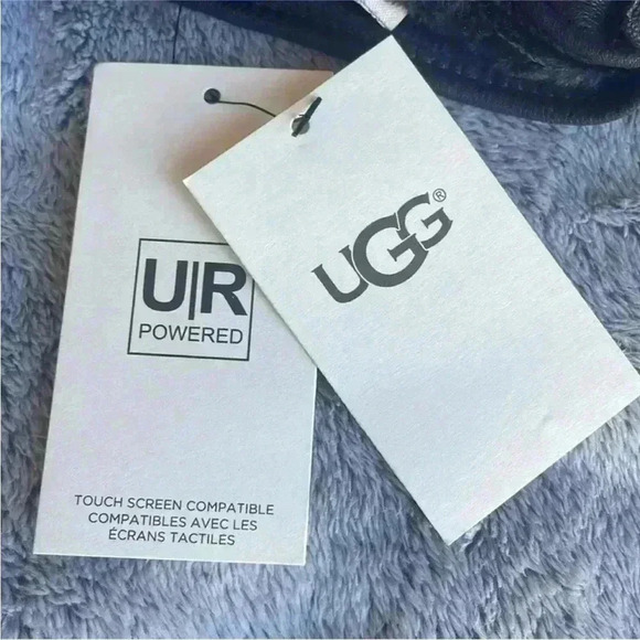 UGG Faux Fur Lined Wrangell Smart Glove in Black Size Medium NWT - Picture 3 of 6